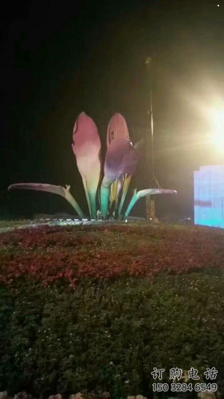 彩绘兰花雕塑
