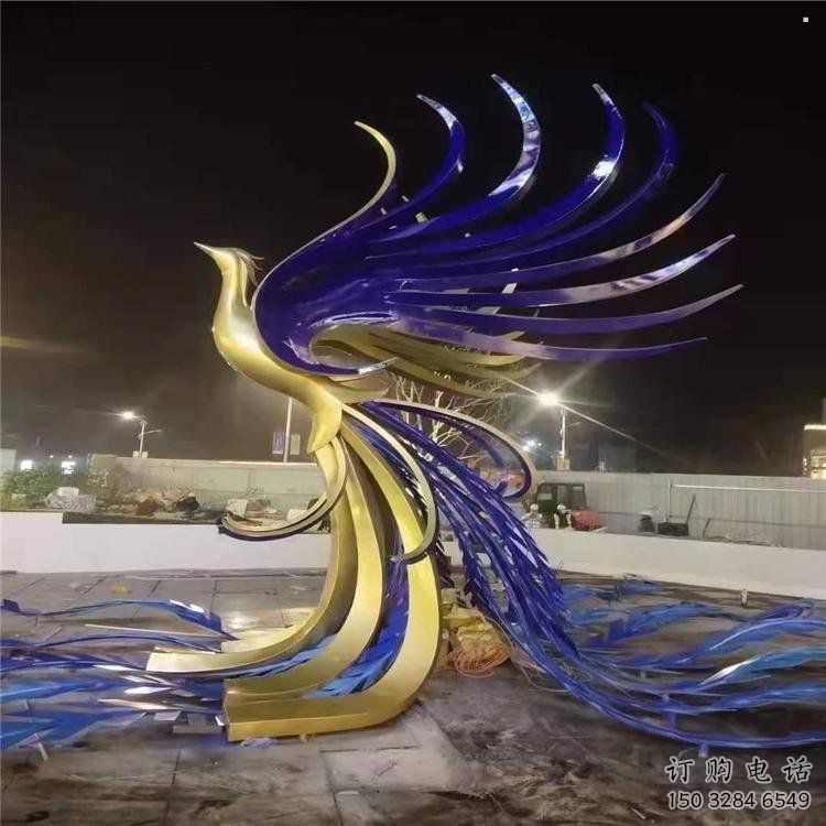 孔雀雕塑厂家，景区雕塑，景观不锈钢孔雀雕塑提供