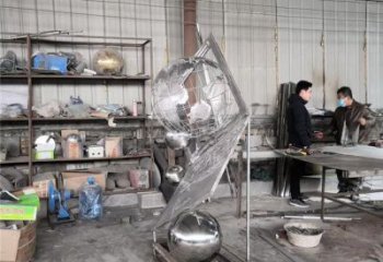 地球仪雕塑批发，镜面工艺，景观笔记本地球仪雕塑承接