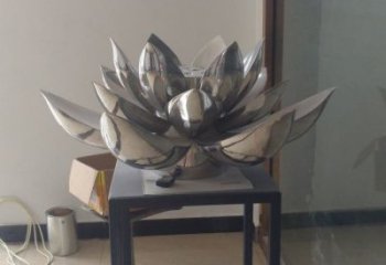 大型荷花雕塑常用，户外摆放，镜面荷花雕塑厂家展示