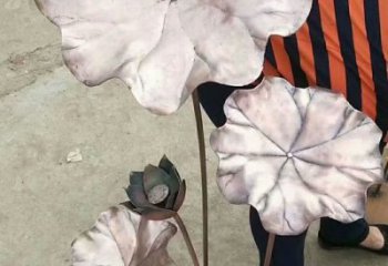 主题荷叶雕塑制作，美陈概念，铜荷叶雕塑生产厂家