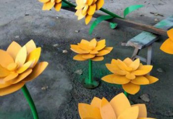 黄莲花雕塑精选，室外软装，烤漆黄莲花雕塑厂家