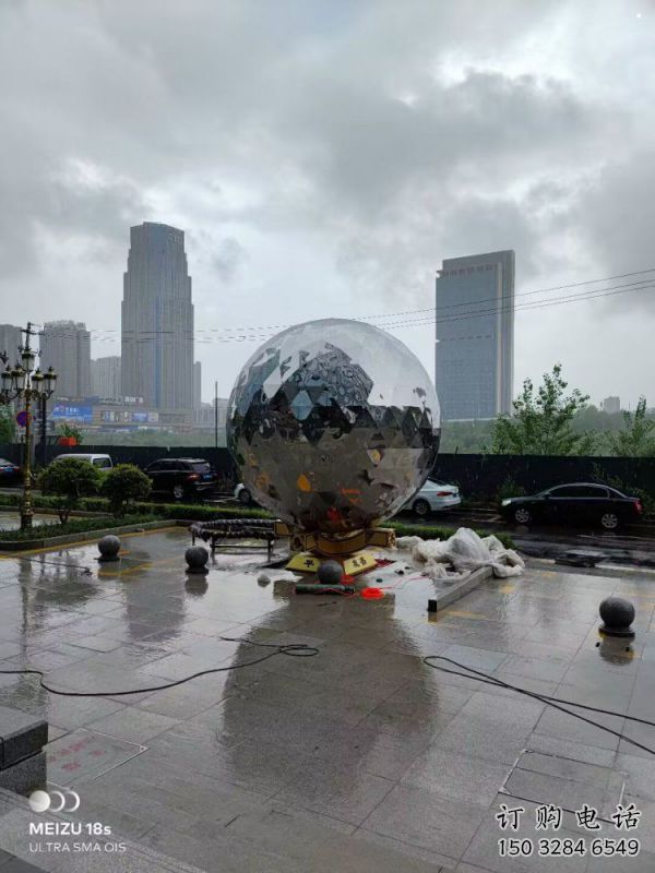 镜面球雕塑精选,美陈雕塑,不锈钢球雕塑厂家 镜面球雕塑精选,美陈雕塑,不锈钢球雕塑厂家