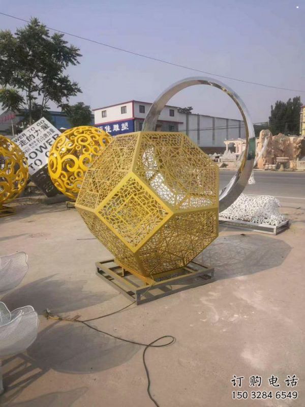 棱面球雕塑订做,街道标识,金属镂空棱面球雕塑定做 棱面球雕塑订做,街道标识,金属镂空棱面球雕塑定做