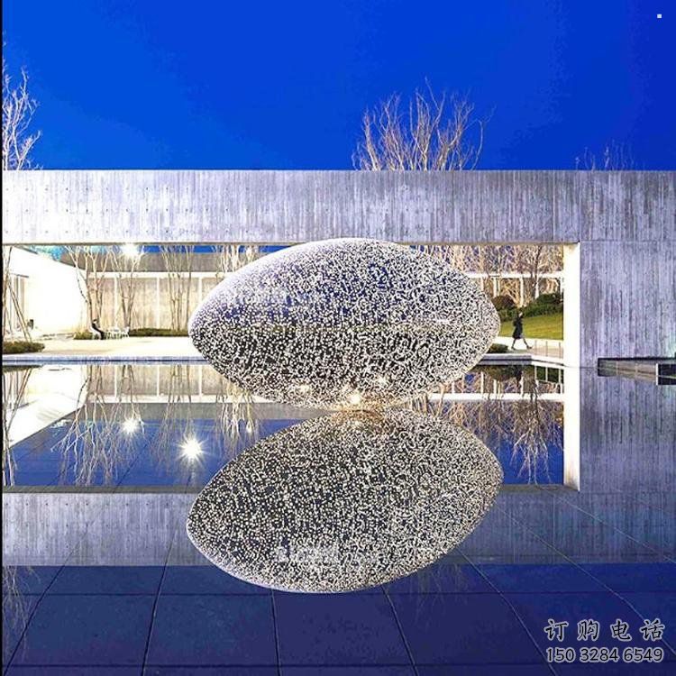 彩绘镂空球雕塑制作,景观概念,广场异形镂空球雕塑常用 彩绘镂空球雕塑制作,景观概念,广场异形镂空球雕塑常用
