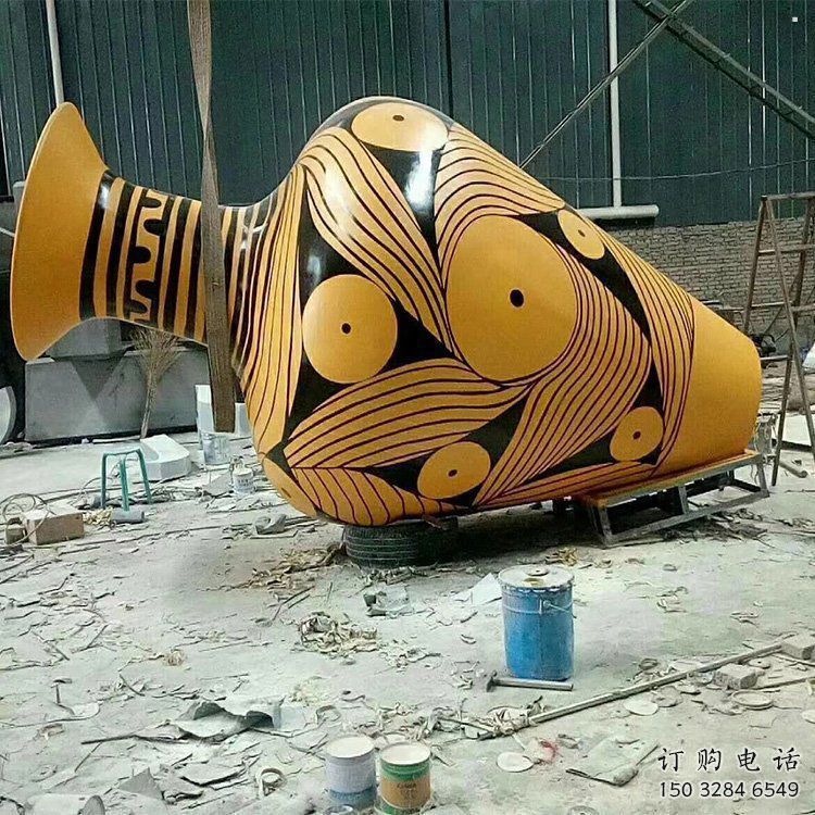 街头花瓶雕塑 街头花瓶雕塑