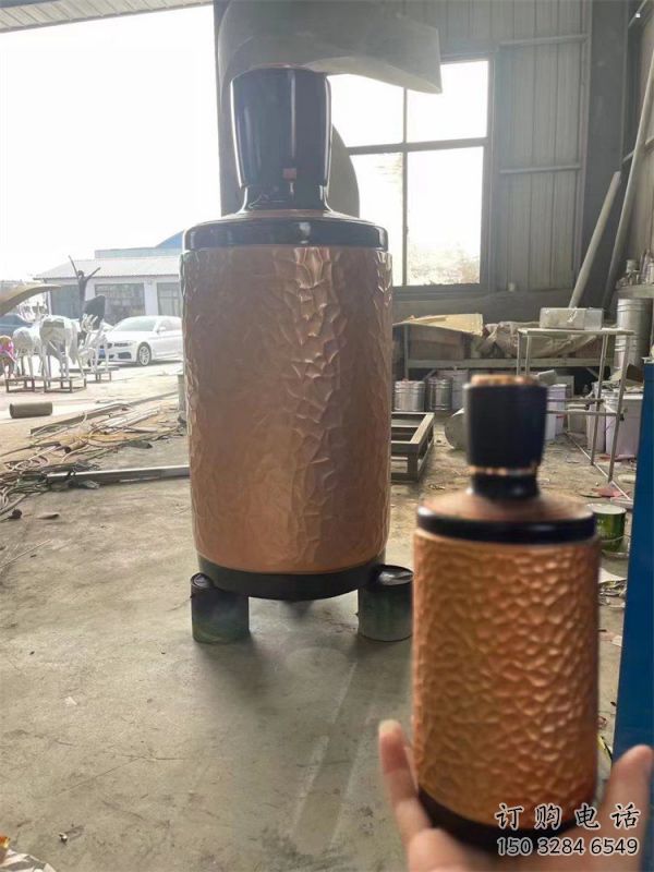 艺术酒瓶雕塑展品,室外软装,展示玻璃钢酒瓶雕塑订做 艺术酒瓶雕塑展品,室外软装,展示玻璃钢酒瓶雕塑订做