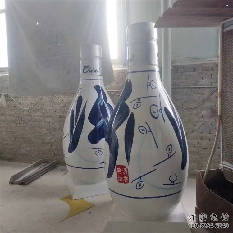 洋酒瓶雕塑通用,街头雕塑,玻璃钢洋酒瓶雕塑标准 洋酒瓶雕塑通用,街头雕塑,玻璃钢洋酒瓶雕塑标准
