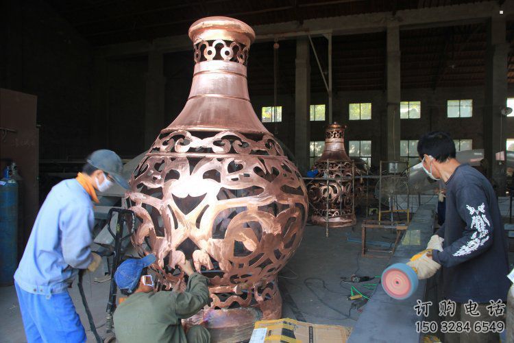 铜花瓶雕塑制作优选,户外雕塑,软装铜花瓶雕塑厂家 铜花瓶雕塑制作优选,户外雕塑,软装铜花瓶雕塑厂家