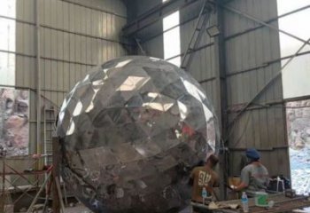 镜面球雕塑厂家，公园小品，不锈钢球雕塑订做