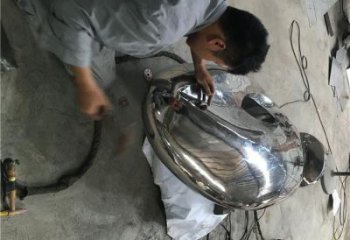 镜面球雕塑承接，美陈雕塑，不锈钢球雕塑供给