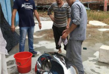 镜面球雕塑特供，白钢构件，不锈钢球雕塑供应