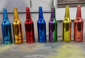 啤酒瓶雕塑供求，村标概念，玻璃钢啤酒瓶雕塑制作承接