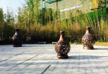铜花瓶雕塑制造商，小区摆件，景观铜花瓶雕塑厂家