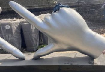剪刀手雕塑供应，城市装饰，彩色不锈钢剪刀手雕塑优选