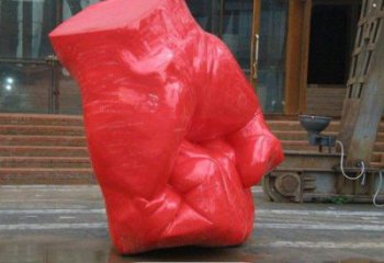 步行街拳头雕塑