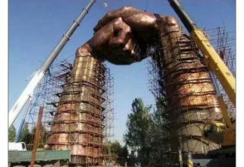 拳头雕塑供需，室外软装，金属不锈钢拳头雕塑制作