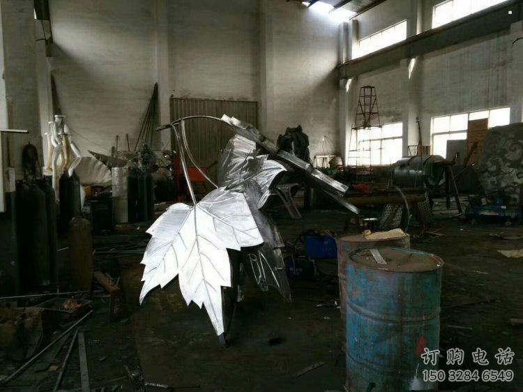 枫叶雕塑承接,城市装饰,大型不锈钢枫叶雕塑厂家 枫叶雕塑承接,城市装饰,大型不锈钢枫叶雕塑厂家