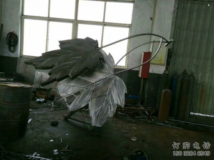 枫叶雕塑承接,景区案例,不锈钢枫叶雕塑定制厂家 枫叶雕塑承接,景区案例,不锈钢枫叶雕塑定制厂家