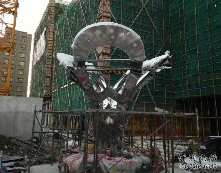 镜面树叶雕塑特供，标识雕塑，不锈钢镜面树叶雕塑生产