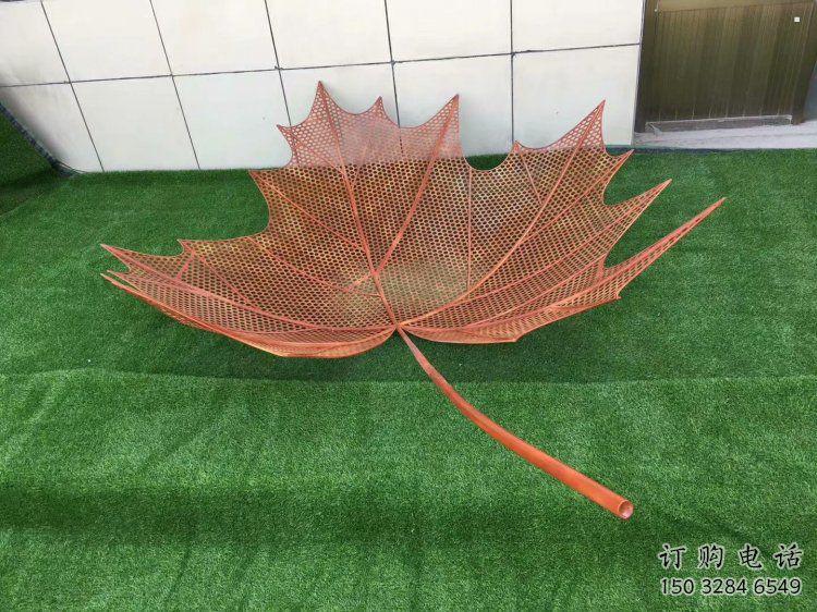 镂空树叶雕塑，景区雕塑，铁艺树叶雕塑厂家指用