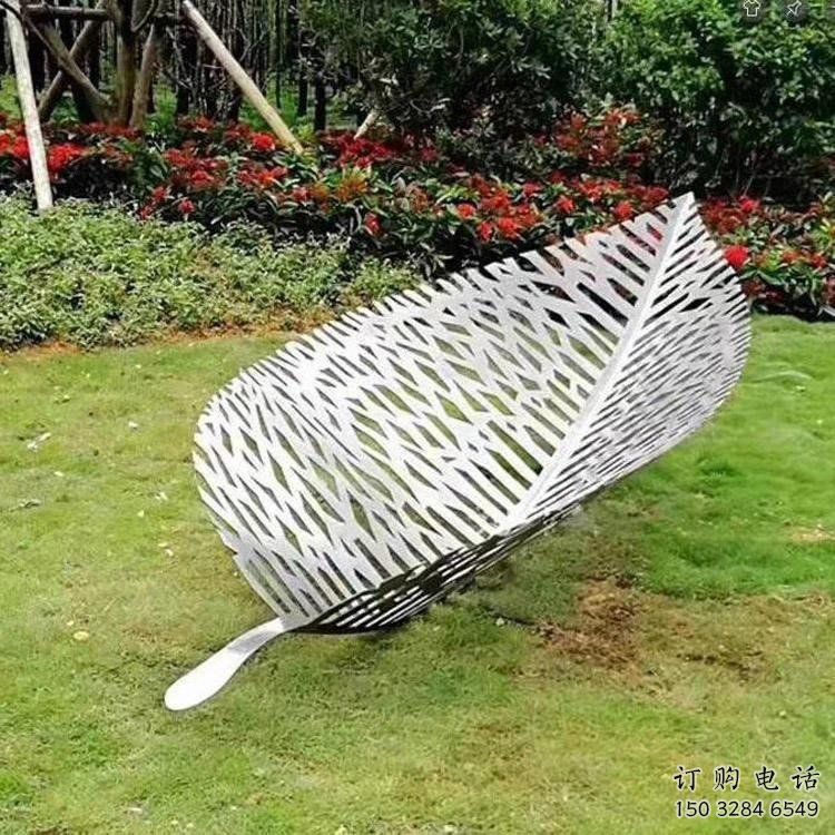 镂空树叶雕塑制作，公园雕塑，铁艺树叶雕塑常用