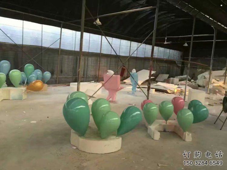 气球树雕塑厂家，彩绘构件，玻璃钢气球树雕塑供应