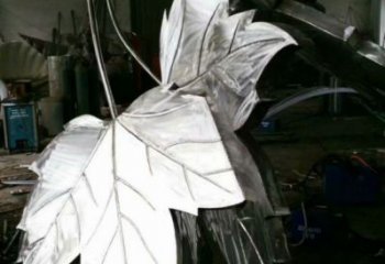 枫叶雕塑观赏型，街景小品，金属枫叶雕塑主题常用