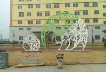 镂空树雕塑预定，城区小品，镂空剪纸树雕塑制造商