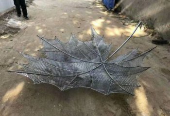 镂空树叶雕塑生产商，城市雕塑，铁艺树叶雕塑制造厂家