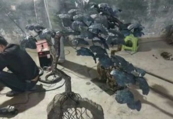 房地产松树雕塑