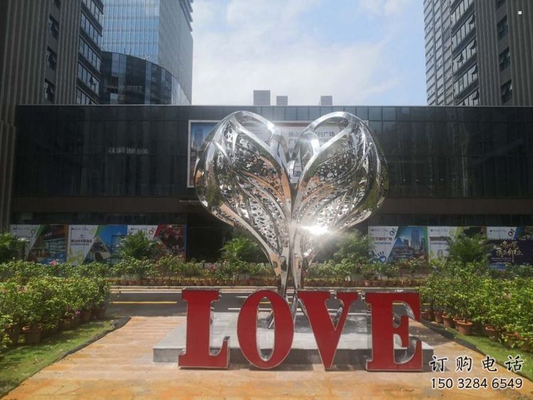 彩绘景观love雕塑生产，景区案例，彩绘不锈钢love雕塑优选