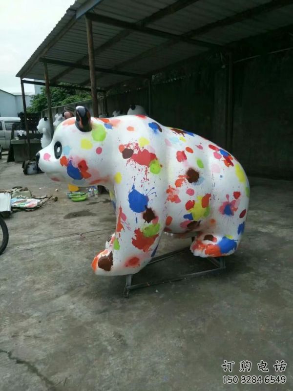 彩绘熊猫雕塑定价,街头雕塑,烤漆彩绘熊猫雕塑定价