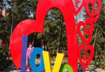 镂空love雕塑承接，城市装饰，大型不锈钢love雕塑公司