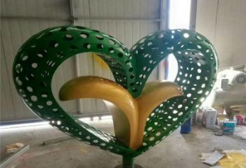 爱心雕塑批发，拉丝工艺，园林不锈钢爱心雕塑承接