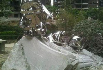 熊猫雕塑摆件优选，陆地摆件，园林不锈钢熊猫雕塑供应