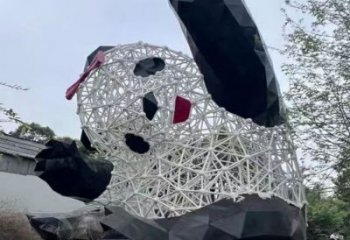 景区熊猫雕塑优选，圆雕体系，镂空切面熊猫雕塑选定