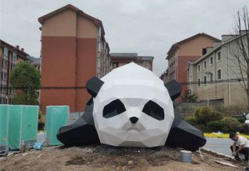 熊猫雕塑预定，城区小品，烤漆切面熊猫雕塑制造商