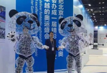 纪念熊猫雕塑生产，广场雕塑，镂空熊猫雕塑展品