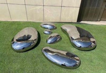 公园鹅卵石雕塑