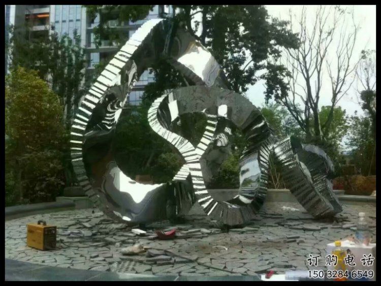 大型飘带雕塑