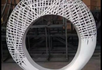 月牙雕塑预定，城区小品，民俗镂空月牙雕塑制造商