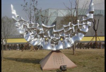 操场月亮船雕塑，镂空景观雕塑，喷砂制造