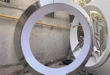 圆环雕塑定制制造，欧式风格，不锈钢圆环雕塑供给