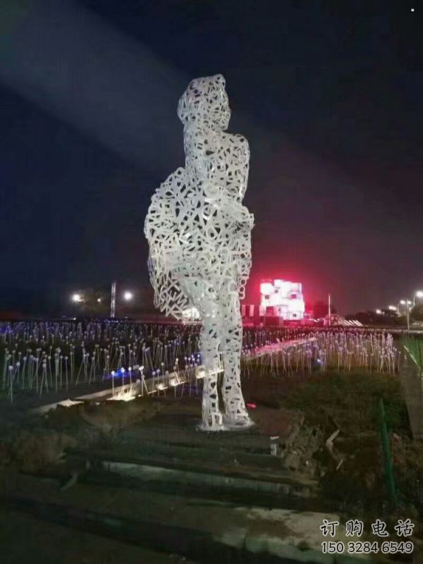 镂空人物雕塑预定,城区小品,现代铁艺人物雕塑制造商 镂空人物雕塑预定,城区小品,现代铁艺人物雕塑制造商