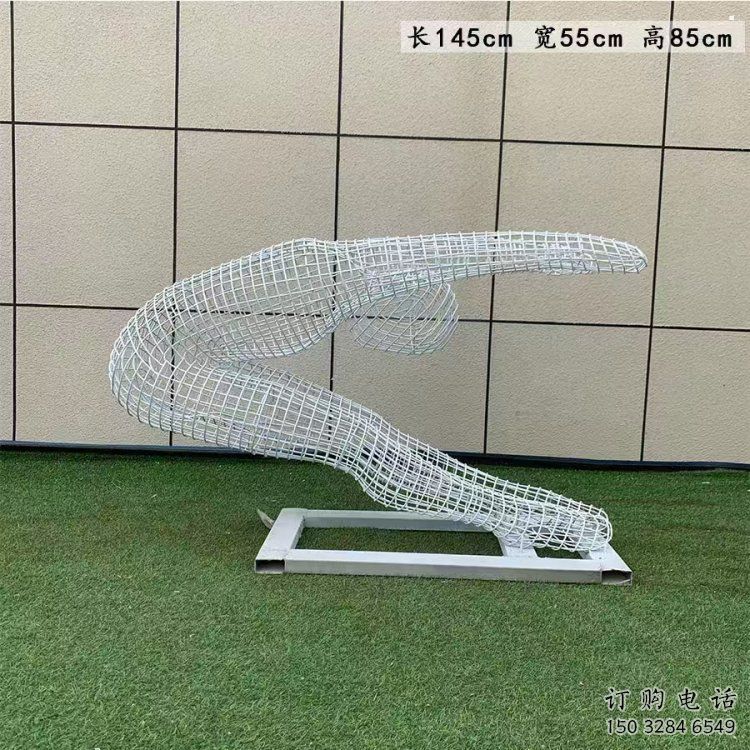 镂空运动员雕塑定做，小区摆件，体育人物雕塑制作