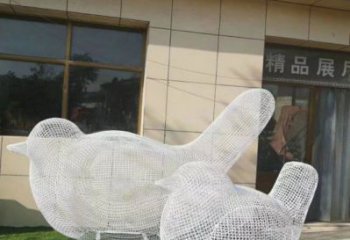 镂空鸟雕塑工厂标准，多彩艺术，铁艺小鸟雕塑供应