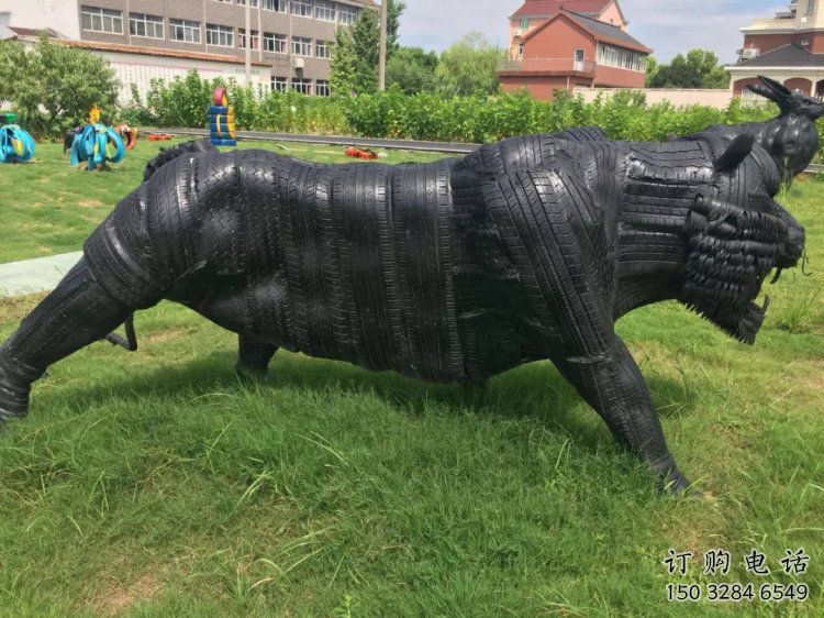 轮胎牛雕塑承接,锻造工艺,仿铜轮胎牛雕塑订做 轮胎牛雕塑承接,锻造工艺,仿铜轮胎牛雕塑订做