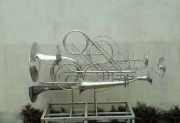 镂空军号雕塑