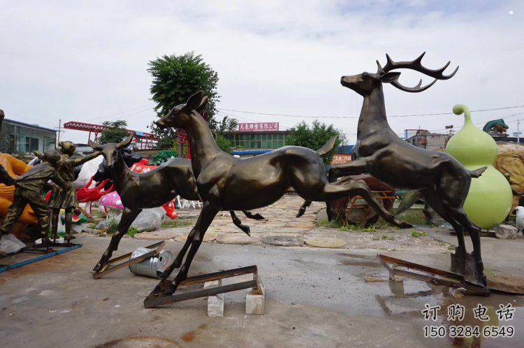 长乐户外小鹿批发，动物雕塑，梅花鹿铜雕塑供求